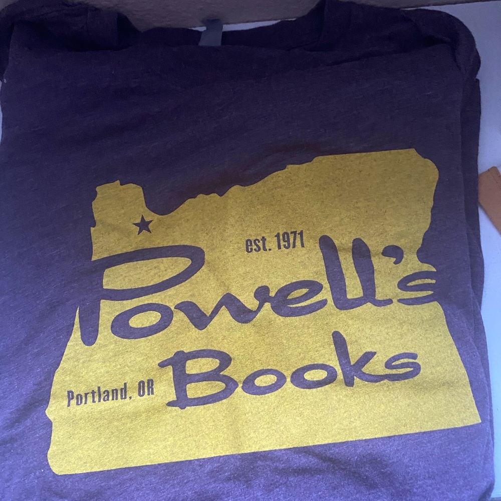 Women’s Large Powell’s book store shirt
